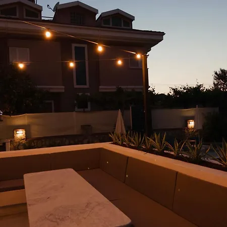 Blue Βίλα Φετιγιέ