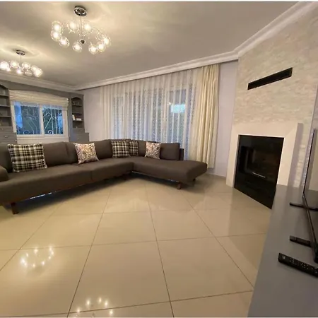 ヴィラ Blue フェティエ